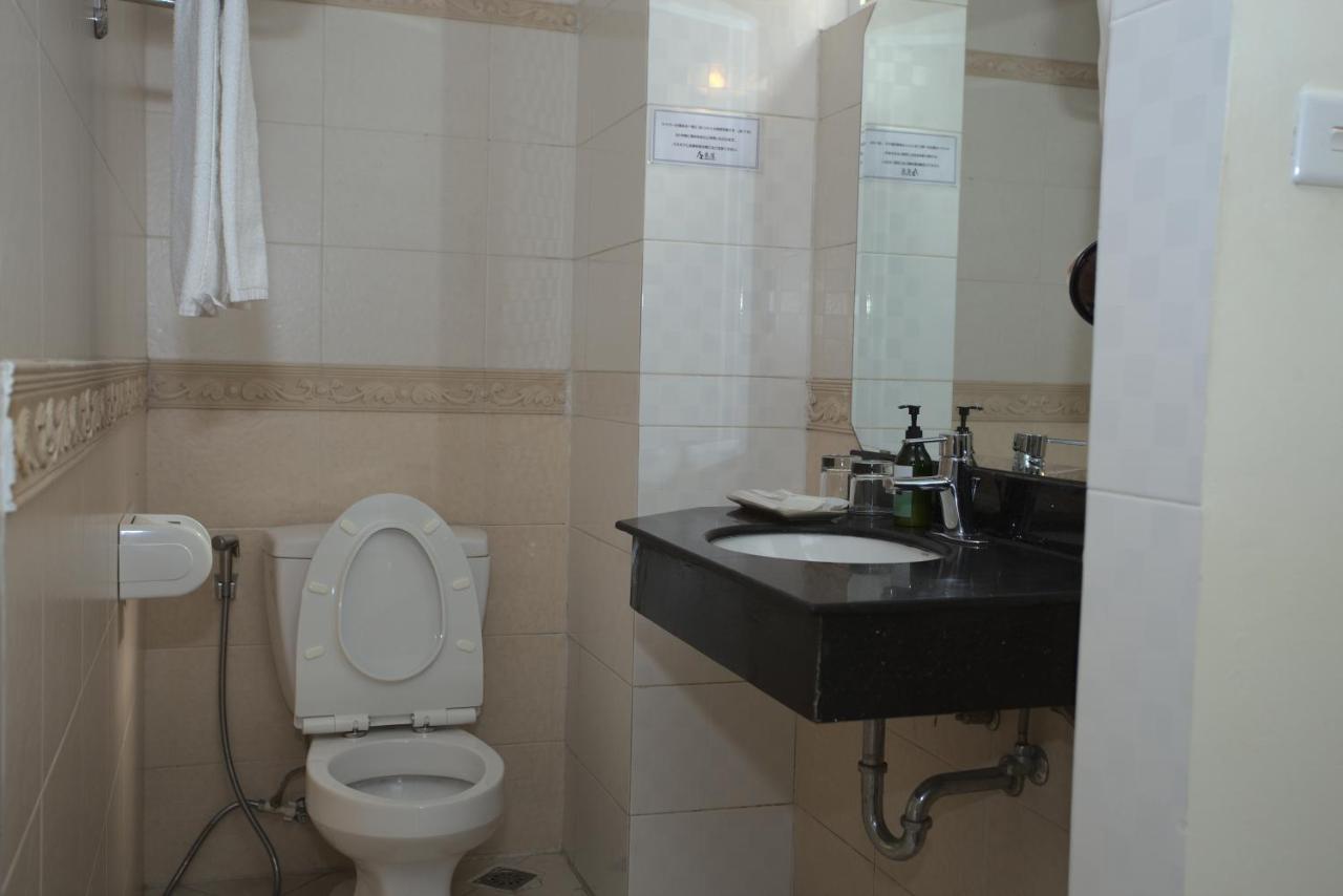 Blau Hotel Hanoi Esterno foto
