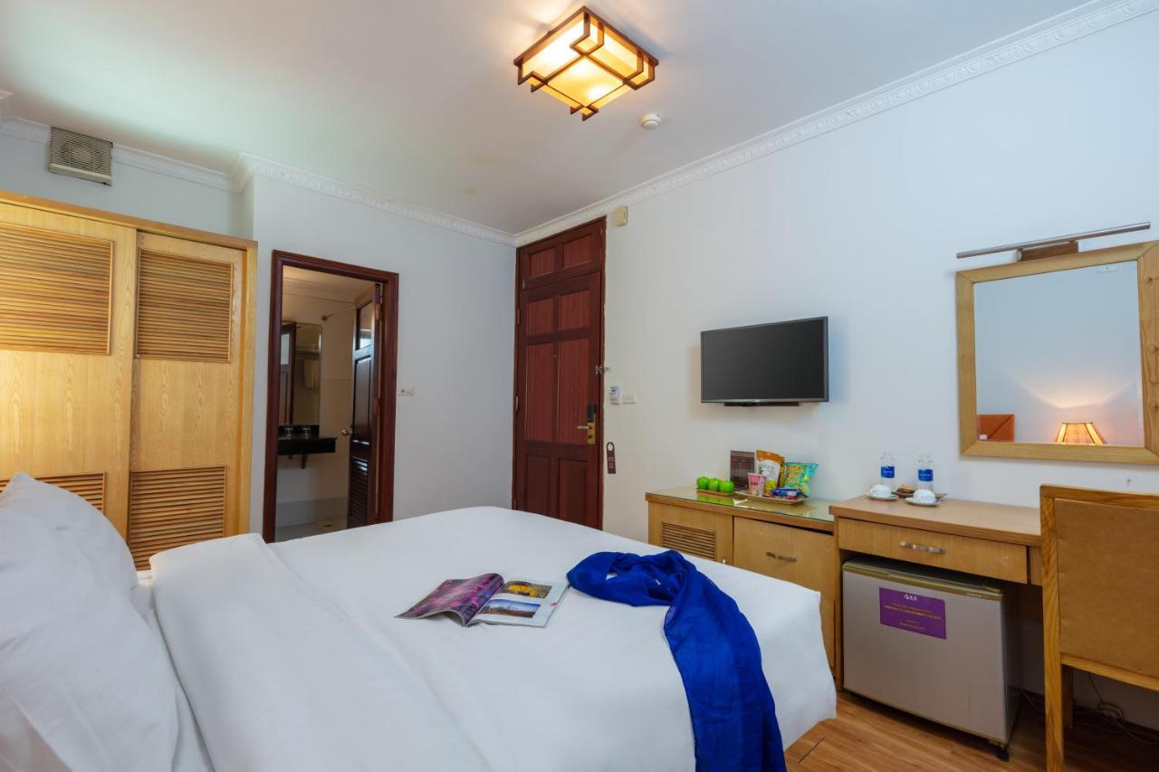 Blau Hotel Hanoi Esterno foto