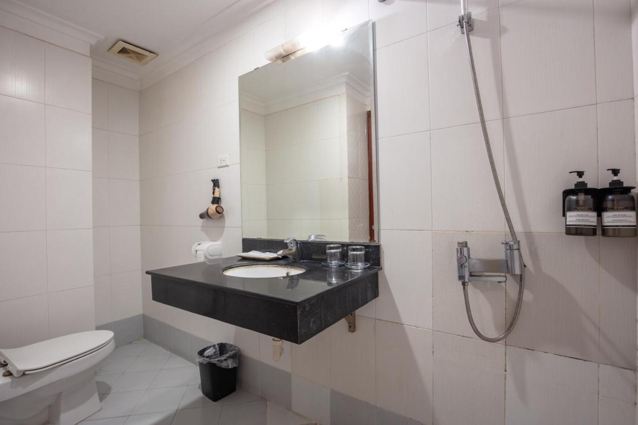 Blau Hotel Hanoi Esterno foto
