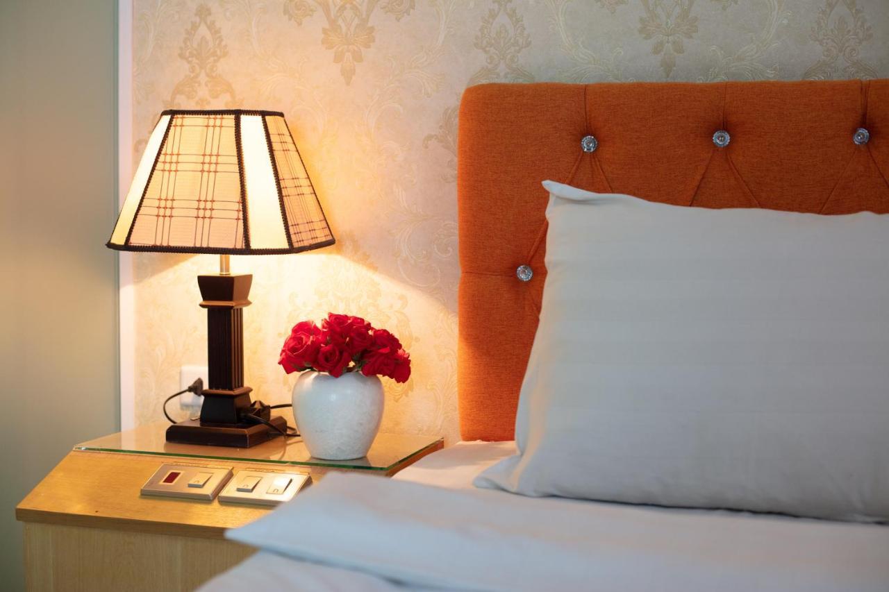 Blau Hotel Hanoi Esterno foto