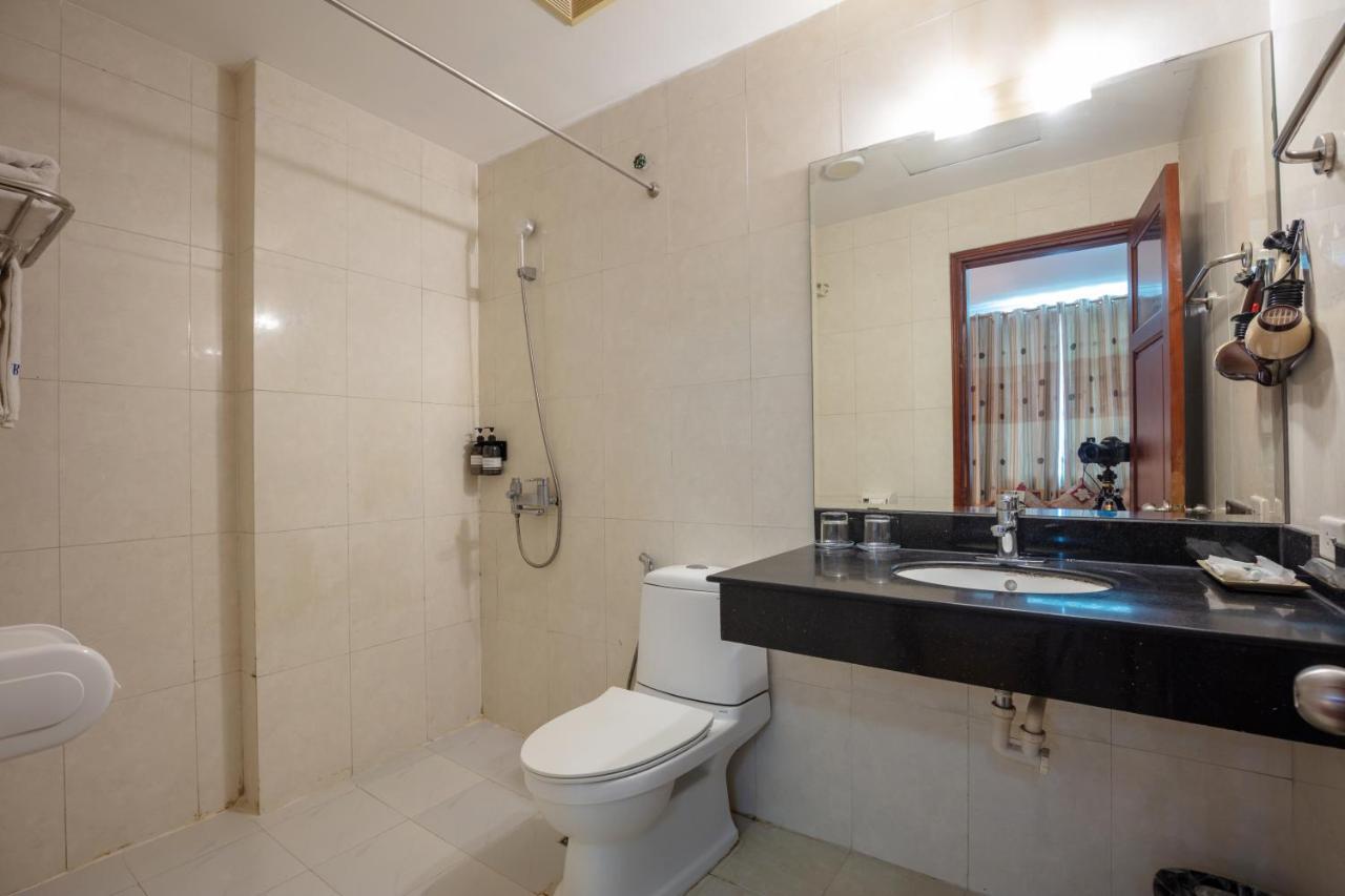 Blau Hotel Hanoi Esterno foto